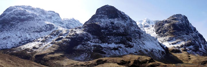 The Three Sisters of Beinn Fhada (left), Gearr Aonach and Aonach Dubh (right). The Lost Valley is on the left and Coire nan Lochan on the right with Stob Coire nan Lochan visible. 
