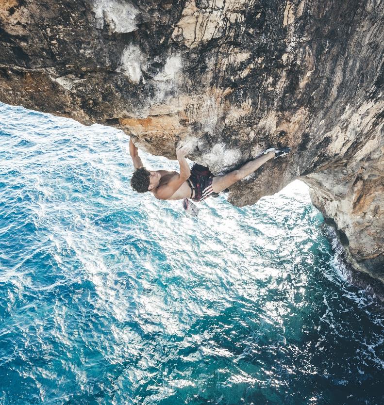 Mejdi Schalck repeating Es Pontas (F9a+) on Mallorca. Photo: Timothée Nitschke