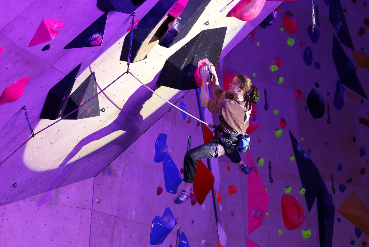 Erin McNeice cuts loose on her way to winning the title. Photo: © David Simmonite