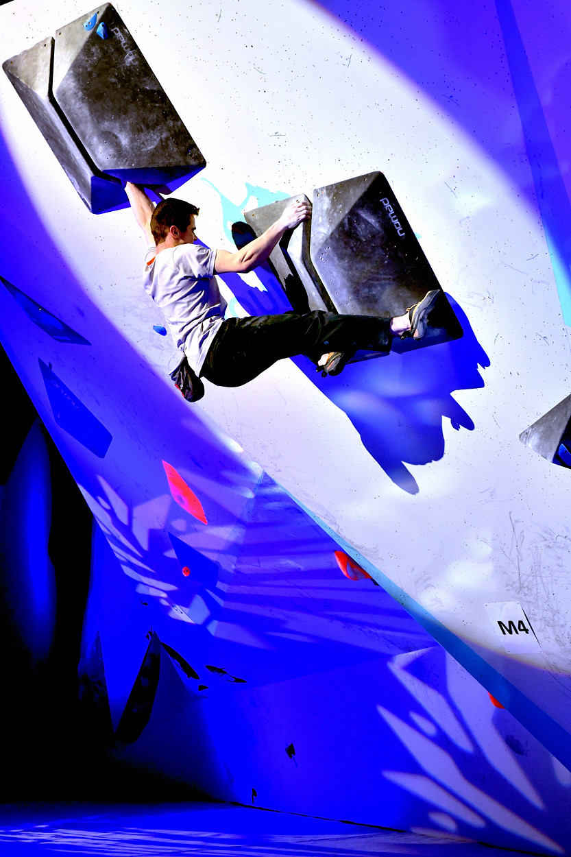 Jim Pope romping up M4 to take his first Plywood Masters. Photo: Keith Sharples