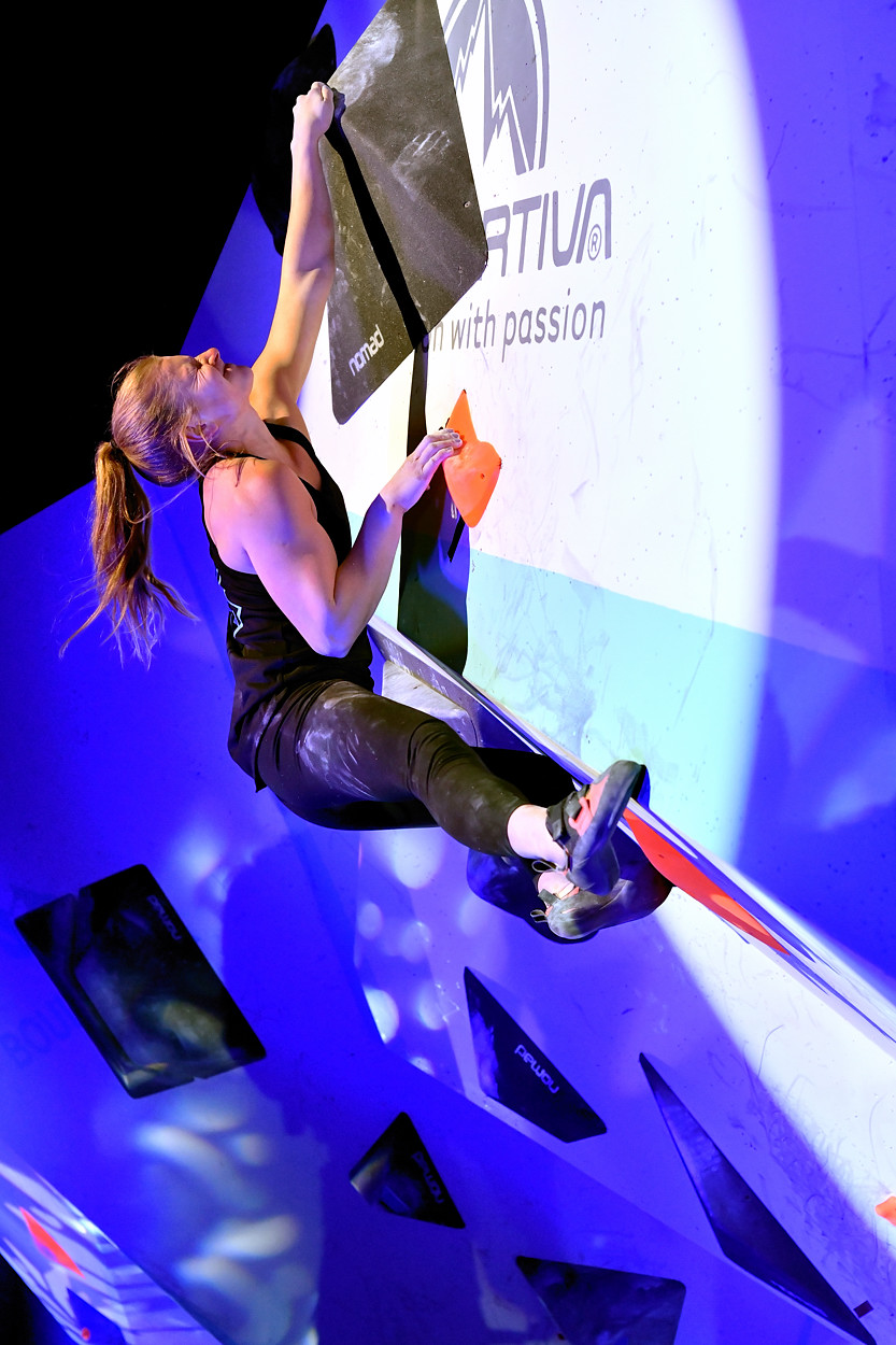 Jen Wood giving W4 everything. Photo: Keith Sharples