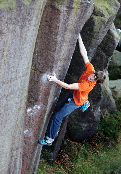 James Pearson on the Dawes classic Desparête (V8) on the main edge. Photo: © David Simmonite