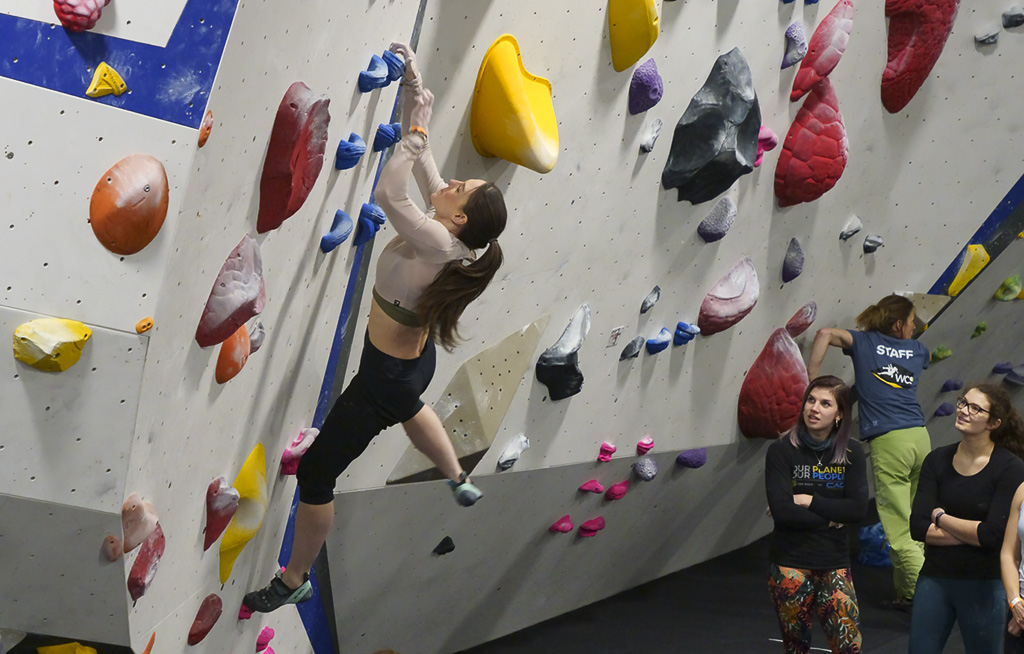 Latching the holds at the end of a dyno. Photo: David Simmonite